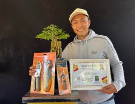 Cười tươi thế!