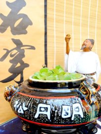 "Tĩnh thủy thâm lưu”, càng tĩnh lặng càng trí tuệ