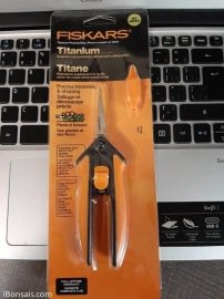Đấu giá kéo tỉa dăm Fiskars của Mỹ, lưỡi mạ Titan màu vàng