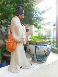 Động không bằng tĩnh, nói nhiều vốn chẳng bằng im lặng.