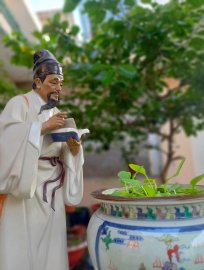 Động không bằng tĩnh, nói nhiều vốn chẳng bằng im lặng.