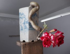 Sứ Thái ghép Kim Lân, màu hoa đầy quý phái...