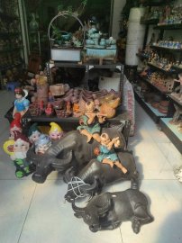 Các mẫu chậu-tượng-decor có sẵn tại shop để ae lựa chọn