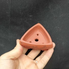 Chậu tam giác điêu khắc thủ công 3 mặt TG002