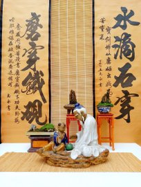 Cỏ cây có tươi tốt và úa tàn, cuộc sống có hưng thịnh và suy thoái